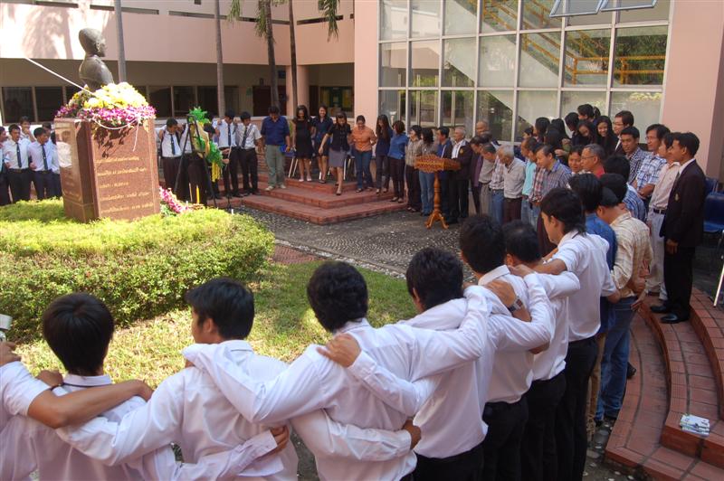 ../Picture/2552/DSC_0077 (Medium).JPG